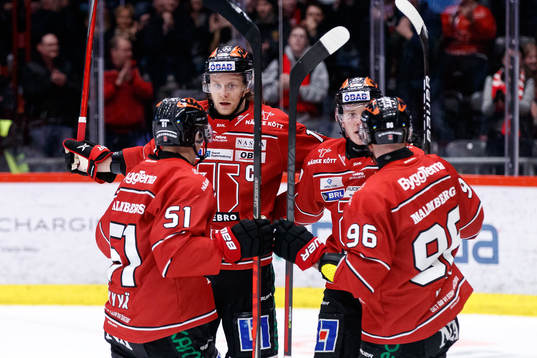 Örebros Linus Öberg jublar
