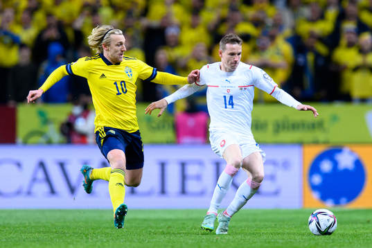 Emil Forsberg of Sweden and Jakub Jankto of Czech Republic