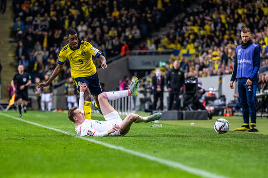 Alexander Isak of Sweden and Jakub Jankto of Czech Republic