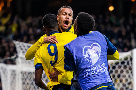 Robin Quaison celebrates with Alexander Isak and Anthony