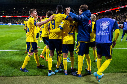 Robin Quaison of Sweden celebrates with team mates