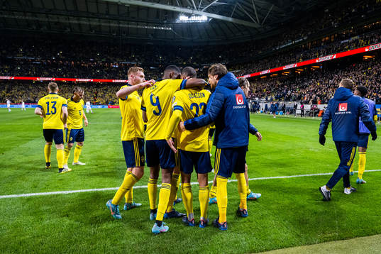 Robin Quaison of Sweden celebrates with team mates