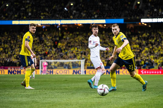 Adam Hlozek of Czech Republic and Dejan Kulusevski of Sweden