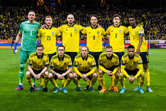 The staring eleven of Sweden pose for a picture