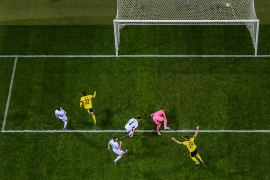 Robin Quaison and Mattias Svanberg of Sweden celebrate the