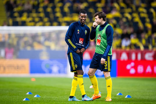 Alexander Isak and Victor Lindelöf of Sweden