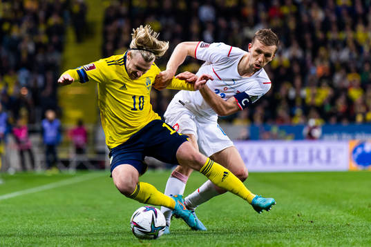 Emil Forsberg of Sweden and Tomas Soucek of Czech Republic