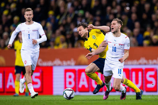 Albin Ekdal of Sweden and Jan Kuchta of Czech Republic