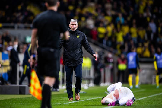 head coach Jaroslav Šilhavý of Czech Republic reacts