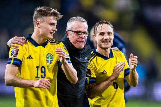 Mattias Svanberg, head coach Janne Andersson and Pierre