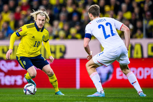 Emil Forsberg of Sweden and Tomas Soucek of Czech Republic