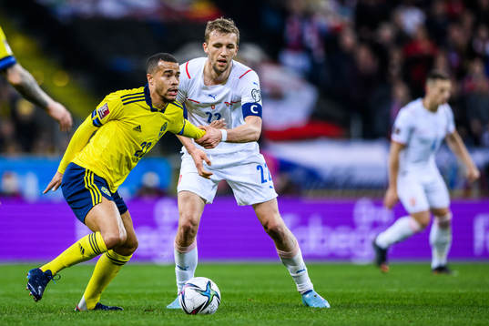 Robin Quaison of Sweden and Tomas Soucek of Czech Republic