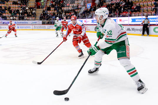Timrås Nolan Zajac och Rögles Brady Ferguson