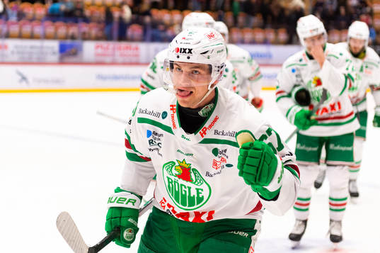 Rögles Leon Bristedt jublar