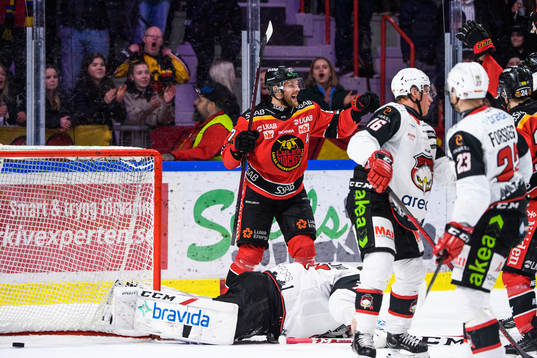 Luleås Linus Omark jublar