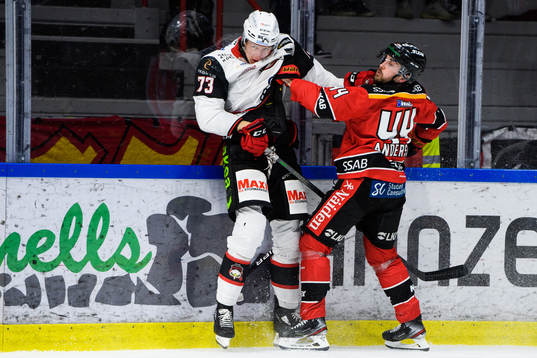 Malmö Redhawks Adam Ollas Mattsson och Luleås Jonathan