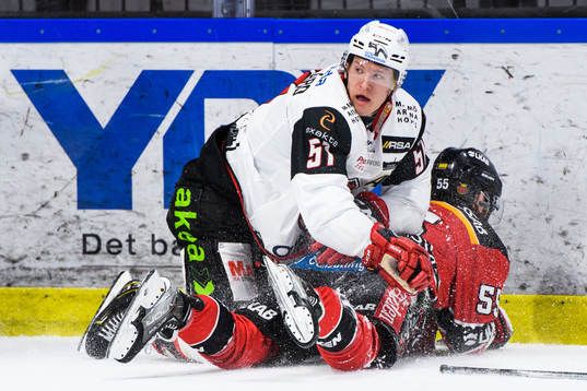 Malmö Redhawks Emil Sylvegård och Luleås Filip Pyrochta