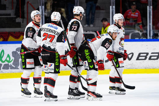 Malmö Redhawks Lance Bouma och Carl Persson deppar med