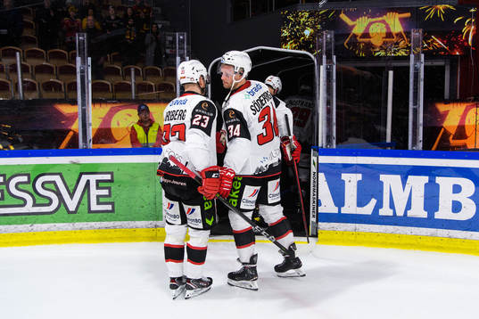 Malmö Redhawks Carl Söderberg deppar och lämnar isen
