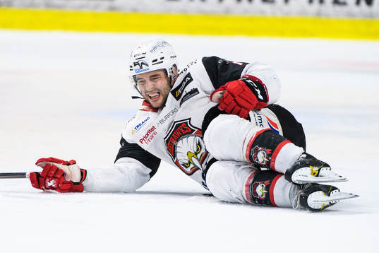 Malmö Redhawks Pathrik Westerholm har ont