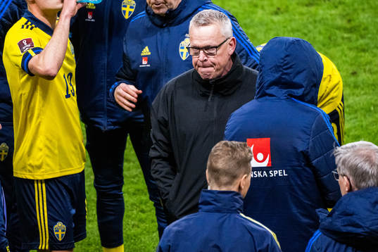 head coach Janne Andersson of Sweden looks dejected