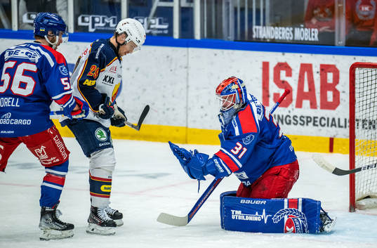 Oskarshamns Robin Norell och målvakt Tim Juel samt