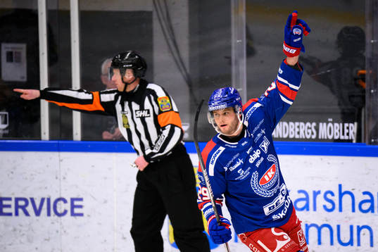 Oskarshamns Kim Rosdahl jublar