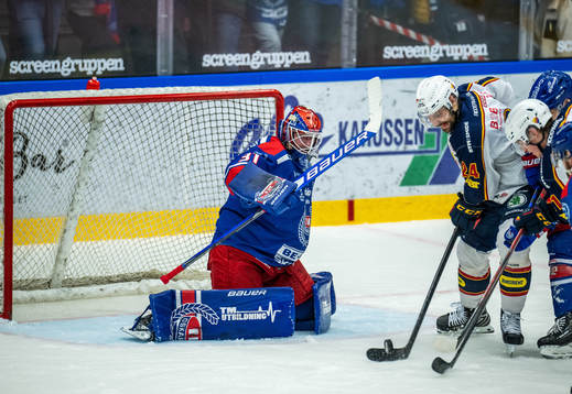 Oskarshamns målvakt Tim Juel och Djurgårdens Ludvig