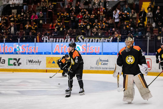 Brynäs spelare värmer upp