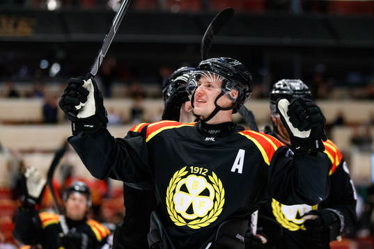 Brynäs Linus Ölund jublar