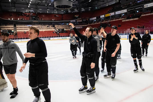 Brynäs Greg Scott jublar