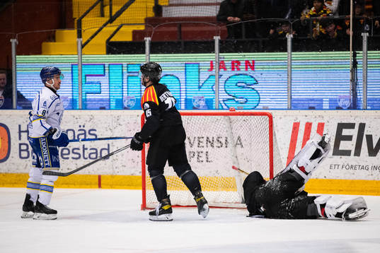 Leksands Matt Caito, Brynäs Simon Bertilsson och målvakt