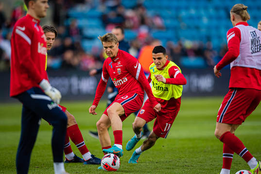 Martin Ødegaard and Mohamed Amine Elyounoussi of Norway
