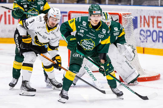 Västerås Mikael Frycklund och Björklövens Axel Ottosson