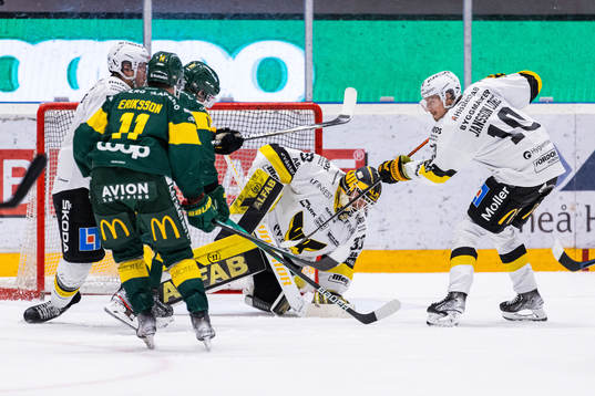 Västerås målvakt Linus Ryttar och Jimmie Jansson Lorek