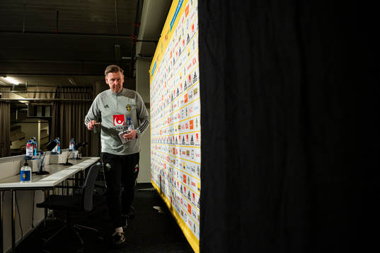 Assisted head coach Peter Wettergren of Sweden