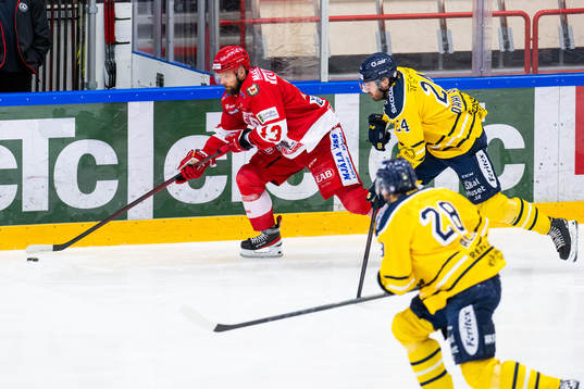 Troja/Ljungbys Tobias Törnkvist och Södertäljes Jacob