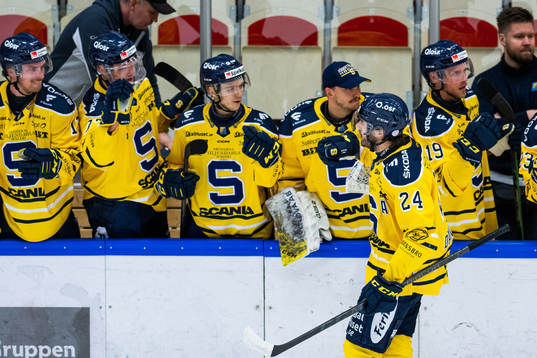 Södertäljes Jacob Dahlström jublar