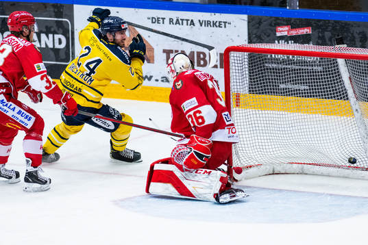 Södertäljes Jacob Dahlström jublar