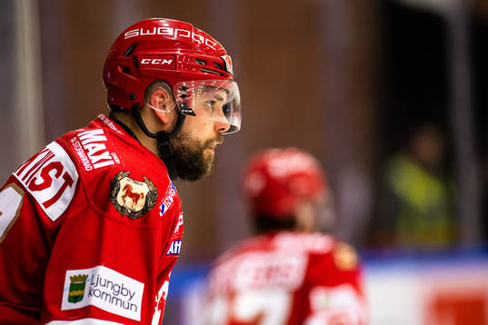 Troja/Ljungbys Tobias Törnkvist  deppar
