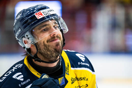 Södertäljes Jacob Dahlström jublar