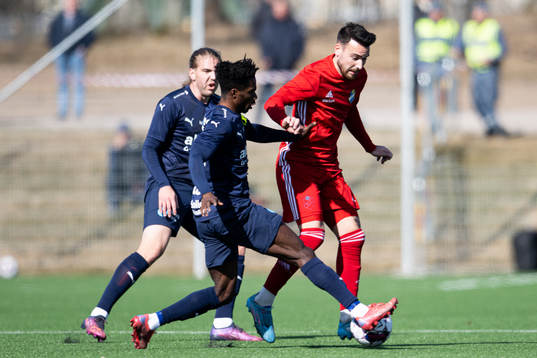 Helsingborgs Benjamin Acquah och Östers Dzenis Kozica
