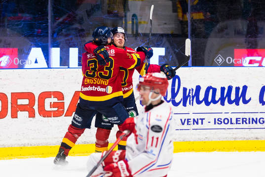Djurgårdens Emil Berglund gör 1-0 pochj jublar med Filiph