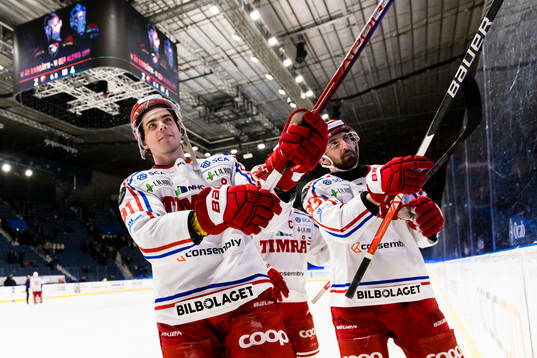Timrås Viktor Lodin och Albin Lundin tackar de tillresta