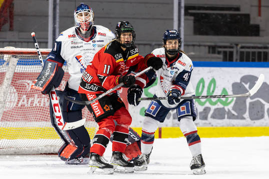 Luleås Josefine Persson och Linköpings Stephanie Neatby