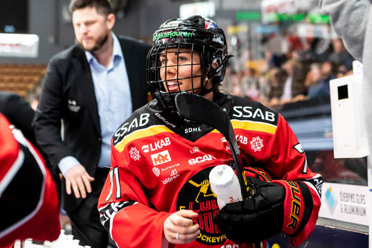 Luleås Anna Kjellbin  jublar