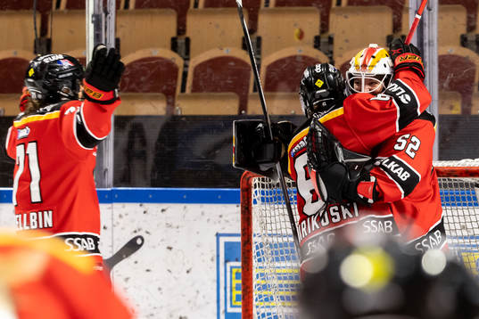 Luleås Jenni Hiirikoski  jublar