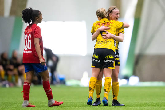 Elfsborgs Linda Westberg Carlsson och Leann Nyström jublar