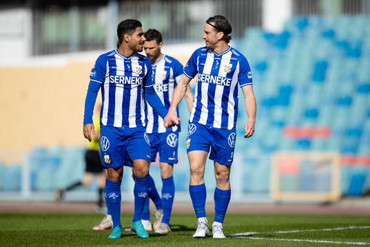 IFK Göteborgs Hosam Aiesh och Gustav Svensson innan