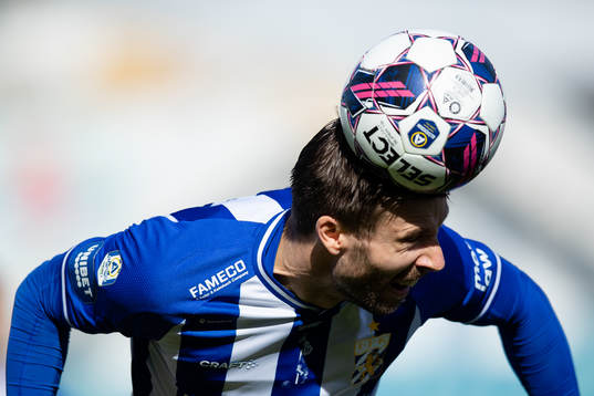 IFK Göteborgs Mattias Bjärsmyr nickar